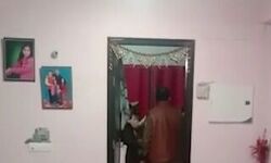 ओमिक्रॉन के डिप्रेशन में डॉक्टर ने पत्नी व दो बच्चों का कर दिया यह हाल.. ओमिक्रॉन के डिप्रेशन में डॉक्टर ने पत्नी व दो बच्चों का कर दिया यह हाल..