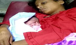 गजब-चलती बस में वीडियो कॉलिंग से कराया महिला को बच्चा गजब-चलती बस में वीडियो कॉलिंग से कराया महिला को बच्चा