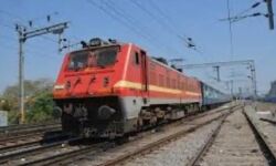 रेलगाड़ी में सो रही युवती की खीचीं चादर और फिर कर दी ऐसी करतूत रेलगाड़ी में सो रही युवती की खीचीं चादर और फिर कर दी ऐसी करतूत