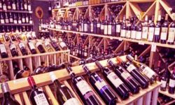 शराब के शौकीन चोरों की गाज गिरी पुलिस पर-दो लाईन हाजिर,मचा हड़कंप शराब के शौकीन चोरों की गाज गिरी पुलिस पर-दो लाईन हाजिर,मचा हड़कंप