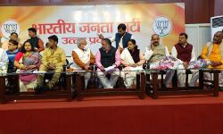 BJP के कुनबे में फिर हुई बढ़ोतरी-पूर्व आईपीएस समेत कई शामिल BJP के कुनबे में फिर हुई बढ़ोतरी-पूर्व आईपीएस समेत कई शामिल
