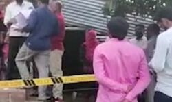 ऑनर किलिंग-मां ने पकड़ा और भाई ने कर दिया बहन का सिर धड़ से अलग ऑनर किलिंग-मां ने पकड़ा और भाई ने कर दिया बहन का सिर धड़ से अलग