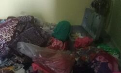 कारोबारी के परिवार को हथियारों की नोंक पर बनाया बंधक-की लूटपाट कारोबारी के परिवार को हथियारों की नोंक पर बनाया बंधक-की लूटपाट