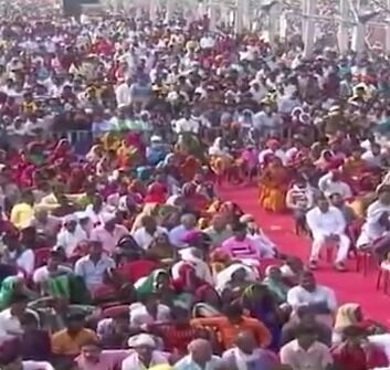 रैलियों में जुटे भले ही लाखों की भीड़-मगर मंदिरों में 50 पर भी ओमिक्रॉन रैलियों में जुटे भले ही लाखों की भीड़-मगर मंदिरों में 50 पर भी ओमिक्रॉन