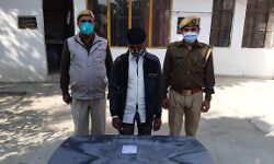 25 हजार का इनामी पुलिस ने किया अरेस्ट 25 हजार का इनामी पुलिस ने किया अरेस्ट