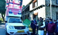 योजनाओं के प्रचार को धामी ने विकास रथ को किया रवाना
