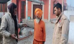 बदमाशों ने नहीं छोड़ा भगवान का भी घर-पेड़ के सहारे चुराए चांदी के नागराज बदमाशों ने नहीं छोड़ा भगवान का भी घर-पेड़ के सहारे चुराए चांदी के नागराज