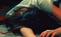 मुर्गी फार्म संचालक दंपती की रहस्यमय मौत के साथ 5 सौ चूजे भी मृत मुर्गी फार्म संचालक दंपती की रहस्यमय मौत के साथ 5 सौ चूजे भी मृत