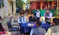 जिलाधिकारी ने थाना छपार में आयोजित थाना दिवस में सुनी जनसमस्याएं जिलाधिकारी ने थाना छपार में आयोजित थाना दिवस में सुनी जनसमस्याएं