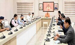 कोरोना से बचाव व उपचार की व्यवस्थाएं रखें मजबूत: याेगी कोरोना से बचाव व उपचार की व्यवस्थाएं रखें मजबूत: याेगी