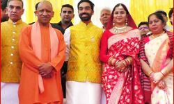 भाजपा सांसद का शक्ति प्रदर्शन-बेटे की शादी के 1 साल बाद रिसेप्शन भाजपा सांसद का शक्ति प्रदर्शन-बेटे की शादी के 1 साल बाद रिसेप्शन