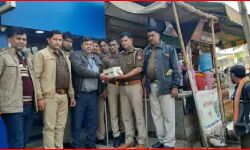 17 लाख की नकदी पर भी नही डोला पुलिस का इमान-लौटाया नोटों भरा बैग 17 लाख की नकदी पर भी नही डोला पुलिस का इमान-लौटाया नोटों भरा बैग