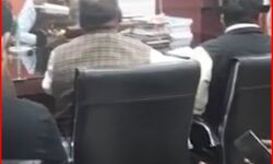 BJP को बुर्के पर आपत्ति- वोटरकार्ड के लिए हट सकता है तो मतदान में क्यों नहीं