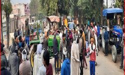 धरने पर बैठे किसान की सर्दी ले उडी जान-किसानों ने किया जमकर हंगामा धरने पर बैठे किसान की सर्दी ले उडी जान-किसानों ने किया जमकर हंगामा