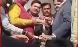 गृह राज्यमंत्री ने खोया आपा-पत्रकारों को मारने दौड़े- किये दिल्ली तलब गृह राज्यमंत्री ने खोया आपा-पत्रकारों को मारने दौड़े- किये दिल्ली तलब