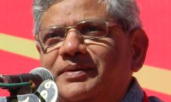 राष्ट्रपति से जम्मू- कश्मीर के मुख्य न्यायाधीश को हटाने की येचुरी की गुहार राष्ट्रपति से जम्मू- कश्मीर के मुख्य न्यायाधीश को हटाने की येचुरी की गुहार