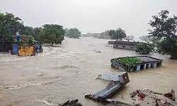 बारिश के कारण आई बाढ़ से कई लोगों की मौत