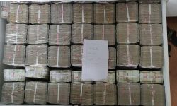 अखिलेश के तीन करीबियों के घर पर IT की रेड अखिलेश के तीन करीबियों के घर पर IT की रेड