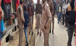 PM की रैली में जा रहे लोगों की बस पर हमला-बस में तोड़फोड़, मारपीट PM की रैली में जा रहे लोगों की बस पर हमला-बस में तोड़फोड़, मारपीट