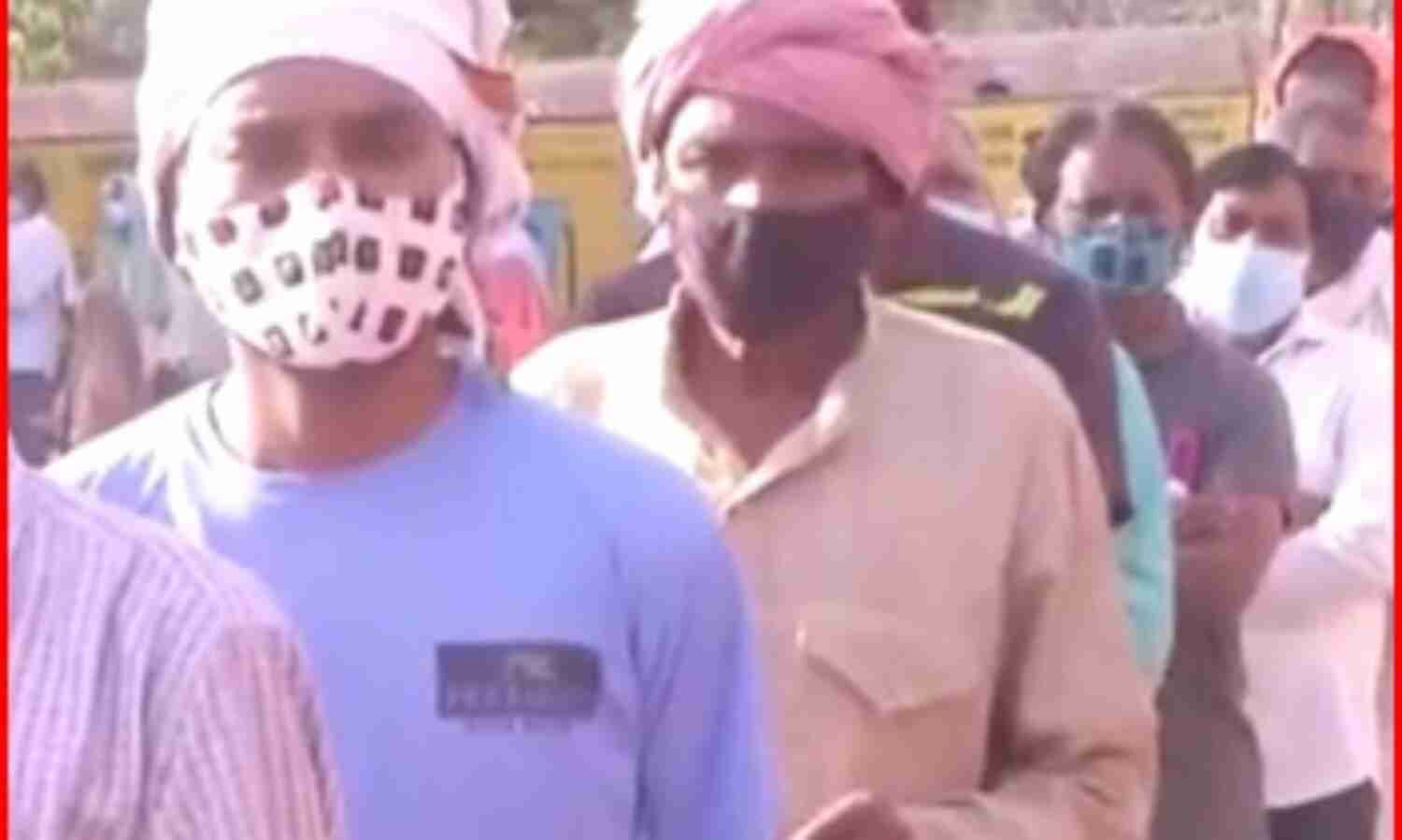 नगर निगम चुनाव में हिंसा-पोलिंग बूथ के बाहर फटा देसी बम