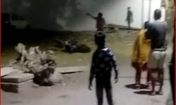 एक ही लड़की के प्रेम में दो दीवानों की हुई तकरार-फायरिंग कर फैलाई दहशत एक ही लड़की के प्रेम में दो दीवानों की हुई तकरार-फायरिंग कर फैलाई दहशत