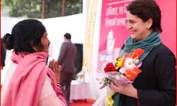 प्रियंका की हुंकार-महिलायें एकजुट हो जाएं तो बदल देंगे देश की राजनीति प्रियंका की हुंकार-महिलायें एकजुट हो जाएं तो बदल देंगे देश की राजनीति