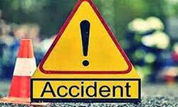 लोक परिवहन की एक बस पलटी- एक की मौत, आठ घायल लोक परिवहन की एक बस पलटी- एक की मौत, आठ घायल