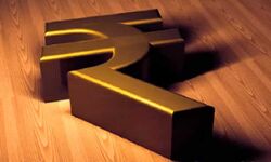 डॉलर के मुकाबले रुपया पांच पैंसे गिरा