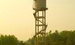 लापता पुत्र की बरामदगी की मांग को लेकर पिता पानी की टंकी पर चढ़ा, बाद में उतारा गया