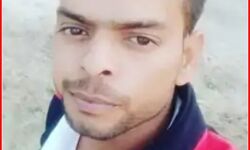 तेज रफ्तार पिकअप बात कर रहे 3 दोस्तों में से ले गई दो की जान तेज रफ्तार पिकअप बात कर रहे 3 दोस्तों में से ले गई दो की जान