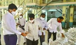 गरीबों के सरकारी चावल पर डाला डाका तो कलेक्टर ने मार दिया छापा गरीबों के सरकारी चावल पर डाला डाका तो कलेक्टर ने मार दिया छापा