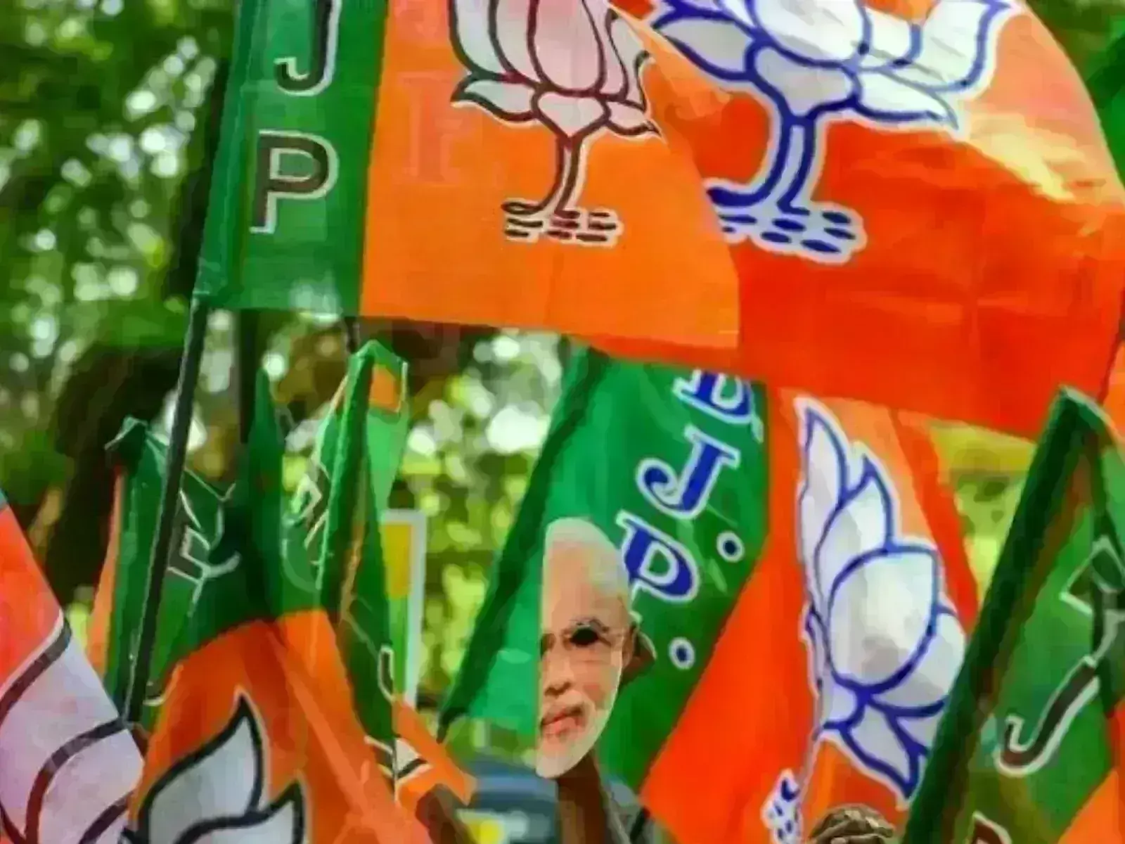 कल योगी की बड़ी जनसभा कराने की तैयारी कल योगी की बड़ी जनसभा कराने की तैयारी