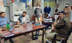 डीएम व सीडीओ ने समस्याएं सुनकर कराया निस्तारण