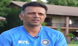 विराट को वनडे कप्तानी से हटाए जाने पर बोले द्रविड़- नहीं करेंगे खुलासा विराट को वनडे कप्तानी से हटाए जाने पर बोले द्रविड़- नहीं करेंगे खुलासा