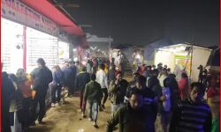 लोगों को नहीं है कोरोना का डर-पुलिस को बंद करानी पड़ी नुमाइश लोगों को नहीं है कोरोना का डर-पुलिस को बंद करानी पड़ी नुमाइश