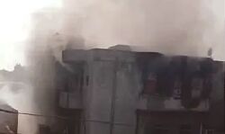 फैक्ट्री में लगी भीषण आग- दमकल की 14 गाड़ियां मौके पर- नहीं हुई कंट्रोल फैक्ट्री में लगी भीषण आग- दमकल की 14 गाड़ियां मौके पर- नहीं हुई कंट्रोल