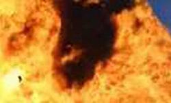 आग लगने से 2 मजदूर घायल, कई ने छत से कूदकर बचाई जान आग लगने से 2 मजदूर घायल, कई ने छत से कूदकर बचाई जान