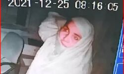 महिला का साहस-हथौड़े से बैंक में स्ट्रांग रूम की दीवार तोड़ने का प्रयास