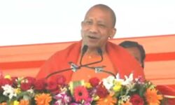 दीवारो से निकले पैसे से होगा प्रदेश का विकास: योगी दीवारो से निकले पैसे से होगा प्रदेश का विकास: योगी