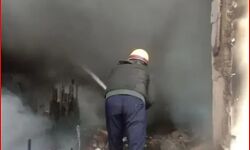 आग से बुरी तरह धड़क उठा साड़ी शोरूम-लाखों का माल जलकर खाक आग से बुरी तरह धड़क उठा साड़ी शोरूम-लाखों का माल जलकर खाक