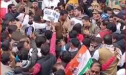 जन आक्रोश यात्रा निकाल रहे कांग्रेस अध्यक्ष अजय लल्लू गिरफ्तार