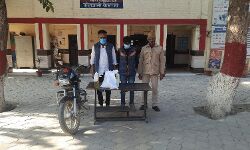 पुलिस ने अरेस्ट किये दो वाहन चोर पुलिस ने अरेस्ट किये दो वाहन चोर