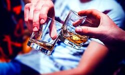 पियक्कडों को नए साल की सौगात-अच्छी किस्म के साथ दारू मिलेगी सस्ती पियक्कडों को नए साल की सौगात-अच्छी किस्म के साथ दारू मिलेगी सस्ती