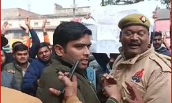 BJP कार्यालय पर अभ्यर्थियों पर हुआ लाठीचार्ज-की गई ठंडे पानी की बौछारे BJP कार्यालय पर अभ्यर्थियों पर हुआ लाठीचार्ज-की गई ठंडे पानी की बौछारे