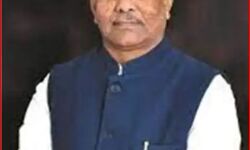 दोनों डिप्टी CM के अलावा कई मंत्री कोरोना पॉजिटिव- सीएम ने टाली यात्रा दोनों डिप्टी CM के अलावा कई मंत्री कोरोना पॉजिटिव- सीएम ने टाली यात्रा