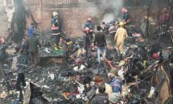 राजधानी के लाजपत राय मार्केट में लगी आग राजधानी के लाजपत राय मार्केट में लगी आग