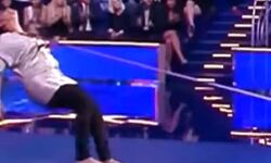 अपने बालों की चोटी से बस को खिंचते हुए महिला की वीडियो हुई वायरल