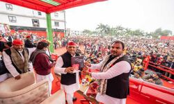 योगी को टिकट तक नहीं दे रही भाजपा- अखिलेश