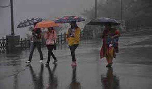 दिल्ली एनसीआर में बारिश ने बदला मौसम का मिजाज