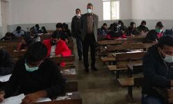 सेमेस्टर की परीक्षाएं शुरू- कोरोना गाइडलाइन का कराया गया पालन सेमेस्टर की परीक्षाएं शुरू- कोरोना गाइडलाइन का कराया गया पालन